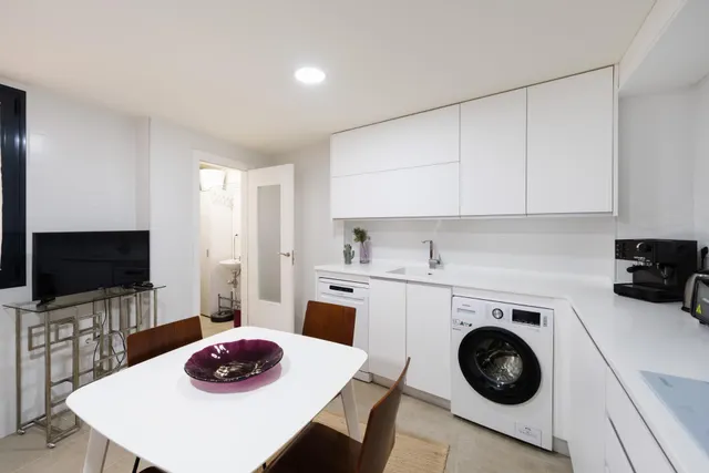 Amplio Piso en Venta en el Corazón de Almería — 18