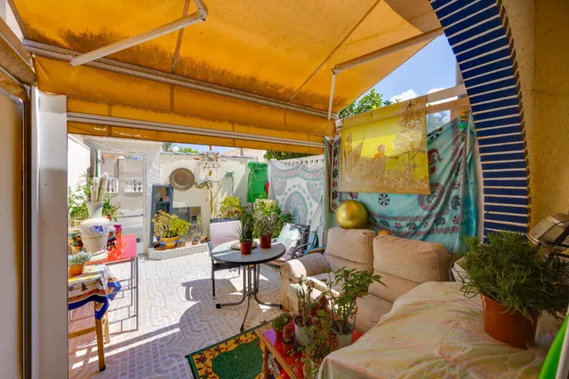 Bungalow sin vecinos arriba de 1 dormitorio con patio en Nueva Torrevieja — 8