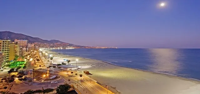 APARTAMENTO A LA VENTA EN FUENGIROLA, CON EXCELENTES VISTAS AL MAR MEDITERRANEO. — 40