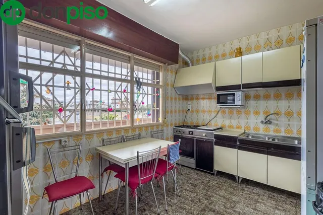 Gran casa con parcela y piscina en Cájar — 12