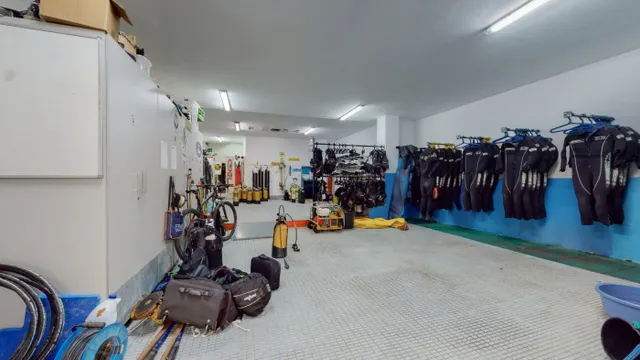 Gran local comercial de 1295m2 en Benalmadena — 10