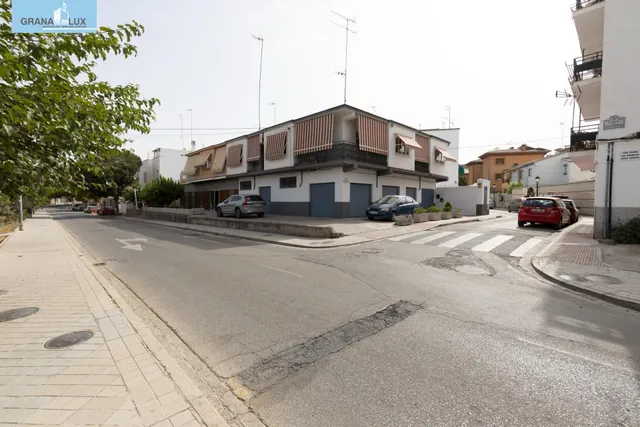 Piso 3 habitaciones en Calle Santa Margarita, junto Cmno. Bajo de Huétor — 36