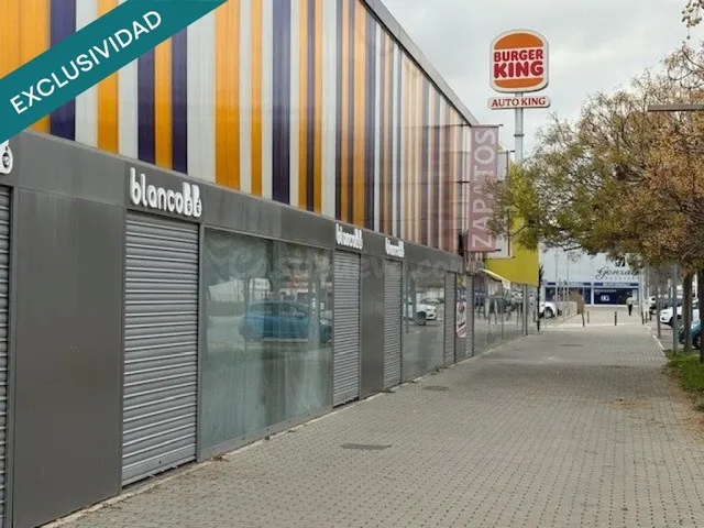 Se vende locales comerciales en una zona en crecimiento