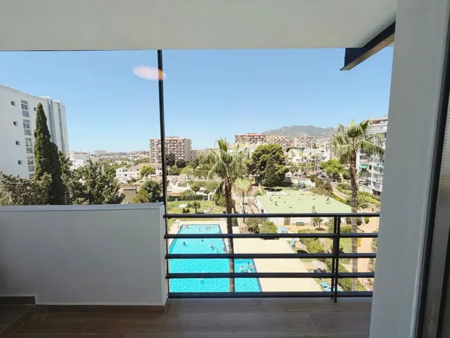 Piso en venta en Avenida de la Telefónica — 13