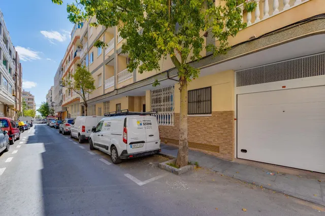Apartamento de dos dormitorios a escasos 150 metros de la playa del cura, en torrevieja — 30
