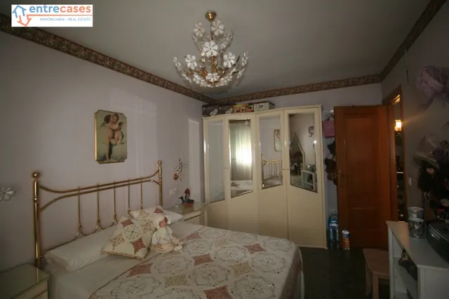PRECIOSA CASA ADOSADA EN POLÍGONO 3, PARA ENTRAR A VIVIR — 28