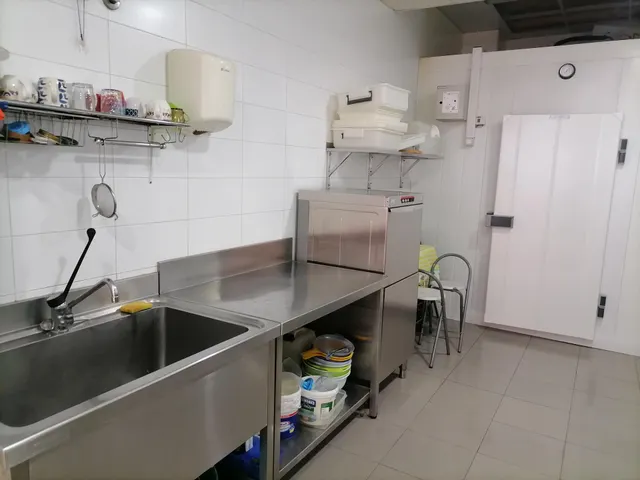OPORTUNIDAD VIVIENDA + NEGOCIO EN CACABELOS — 27
