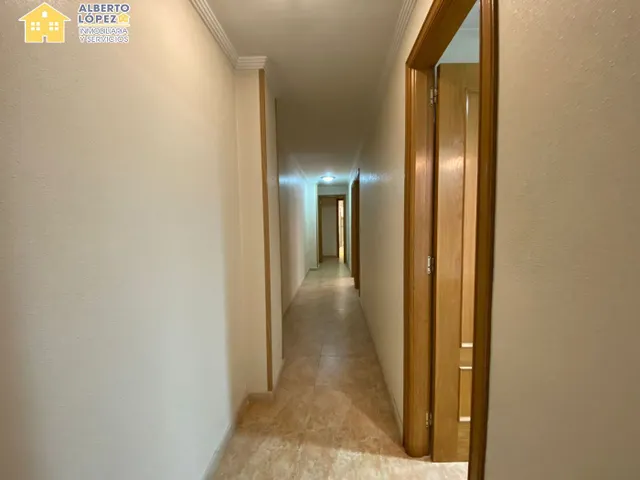 Vivienda de 3 dormitorios en alquiler de larga estancia en El Altet, Elche. — 18
