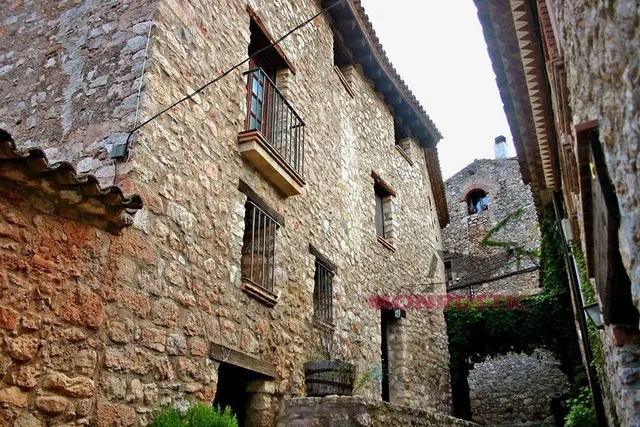 CASA DE PUEBLO EN FARENA – 5 PLANTAS, TERRAZA PANORÁMICA Y G - foto 4
