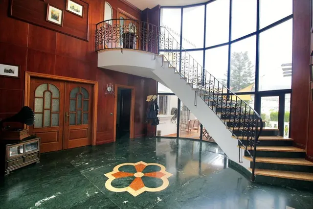Villa Exclusiva con Vistas Panorámicas en Benalmádena — 3