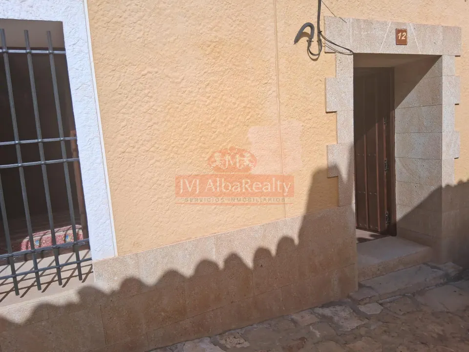 PRECIOSA CASA EN VENTA EN CASCO ANTIGUO CHINCHILLA