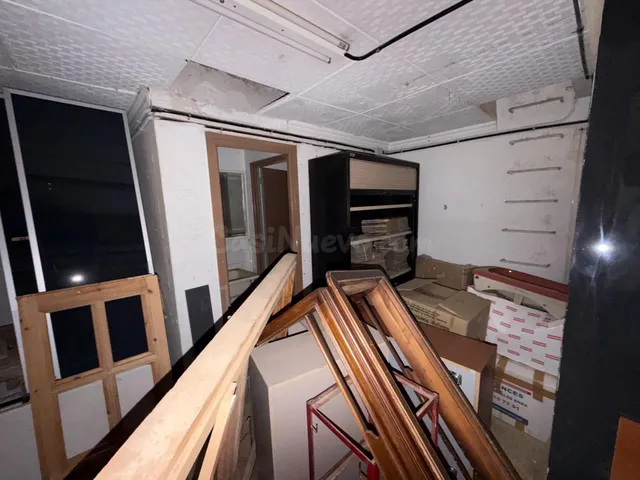 LOCAL COMERCIAL EN CREU DE BARBERA - SABADELL — 5