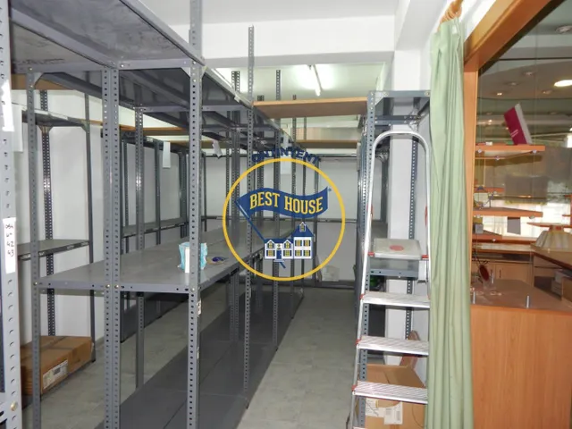 EXCELENTE LOCAL COMERCIAL POR TAMAÑO Y UBICACIÓN EN ONTINYENT. — 26