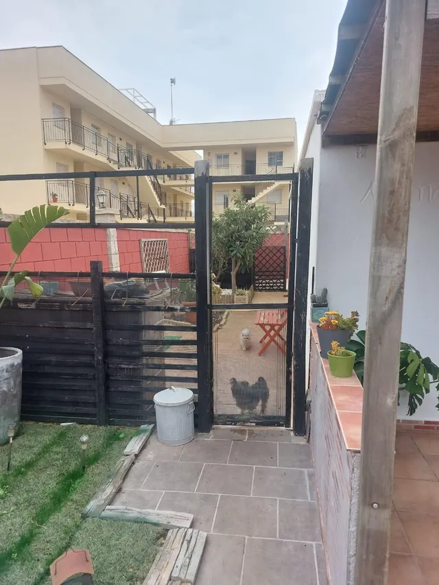 Chalet de 71 m2 con terraza y piscina a muy pocos metros de la playa — 44