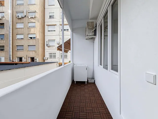 ¡Vive la Gran Vía del Marqués del Turia desde este espectacular piso en Joaquín Costa! — 25