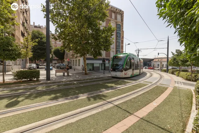 JUNTO AVENIDA ANDALUCES — 39