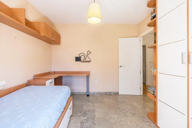 ADOSADA EN URBANIZACIÓN EN HUETOR VEGA — 23