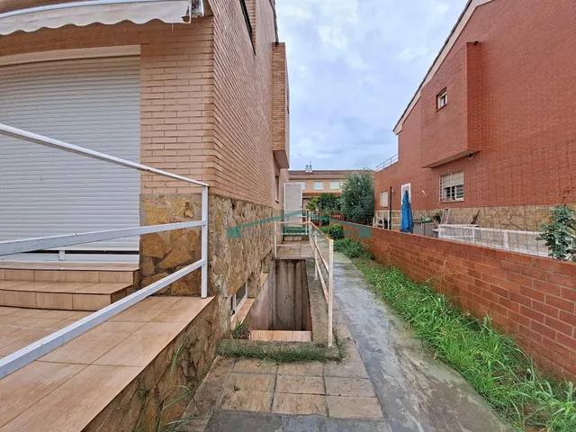 Chalet con jardín, 4 dormitorios y sótano independiente en Alfara de la Baronía — 44