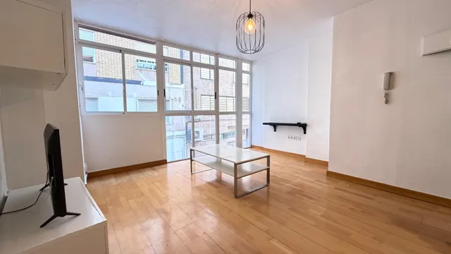 APARTAMENTO JUNTO A LA PLAZA CIRCULAR — 9