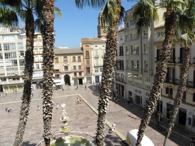 4 DORMITORIOS EN ULTIMA PLANTA EN CENTRO HISTORICO DE MALAGA - foto 4