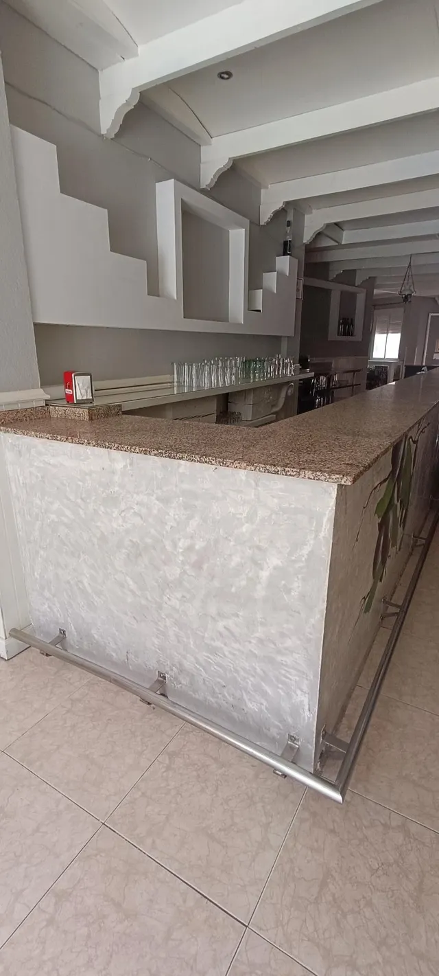 BAR CAFETERÍA — 11