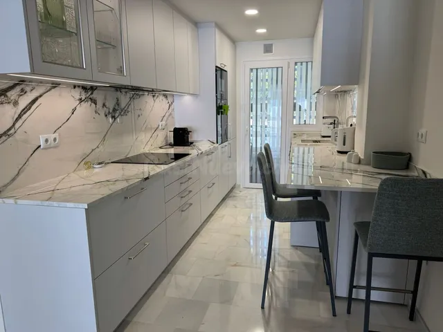 Apartamento 2 habitaciones 132m² en alquiler - Costa Del Sol - foto 3