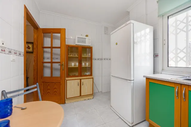Amplio apartamento de 4 dormitorios en el corazón de Torrevieja — 17