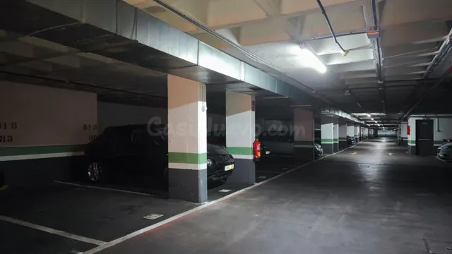 Plaza de parking junto a metro tetuán - foto 4