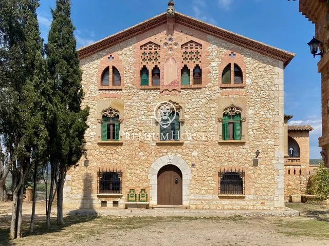 Masía historica con 16 ha de terreno a la venta en Sant Pere - foto 2