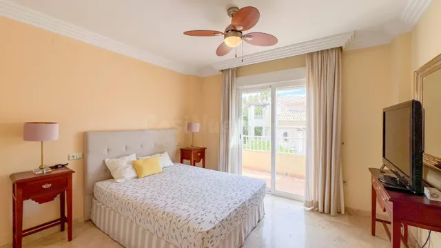 Casa adosada de 4 dormitorios en El Rosario, Marbella - foto 5