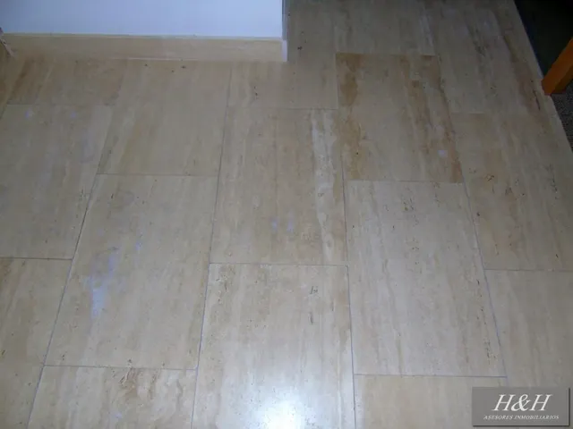 Se alquila oficina/local en Zona Ayuntamiento. / HH Asesores, Inmobiliaria en Burjassot/. — 13