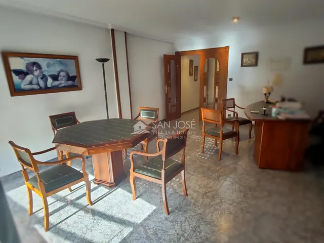 SE VENDE PISO AMPLIO EN BUEN ESTADO EN ZONA CENTRO DE ASPE