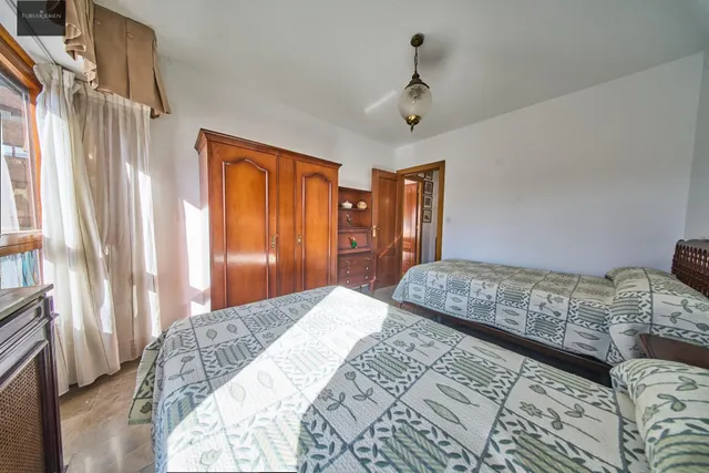 Residencia exclusiva en Paseo del Salón con vistas despejadas — 16