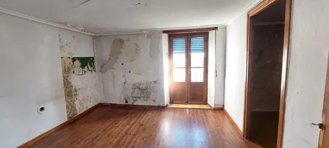 CASA DE 4 DORMITORIOS EN GANZO — 26