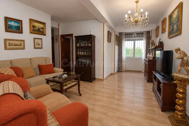 PISO DE TRES DORMITORIOS EN LOS NARANJOS