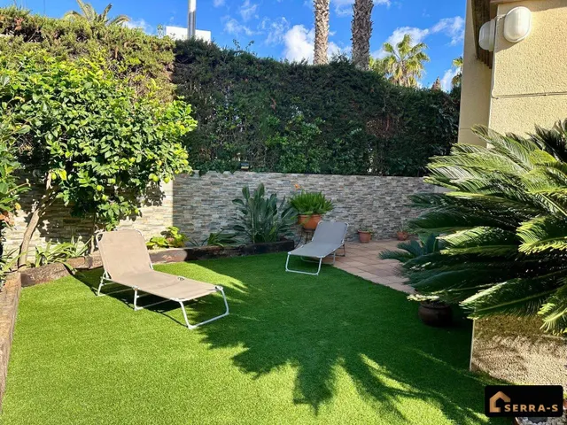 FANTÁSTICA CASA ADOSADA CON PISCINA, JARDÍN Y PARKING - foto 4