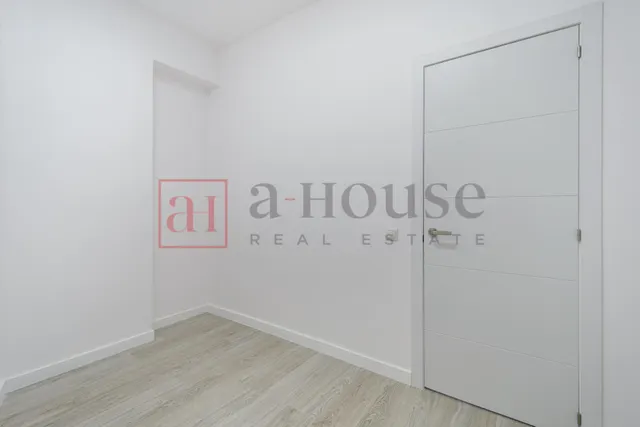 PISO RECIÉN REFORMADO CON GRAN BALCÓN EN L' EIXAMPLE — 21