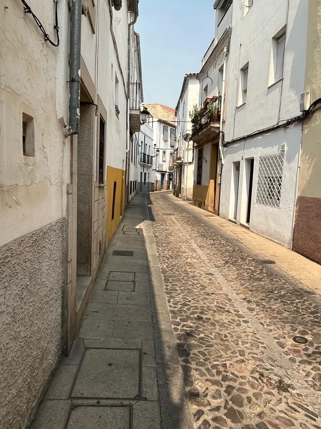 CASA CON ENCANTO EN EL CASCO ANTIGUO DE CÁCERES — 12