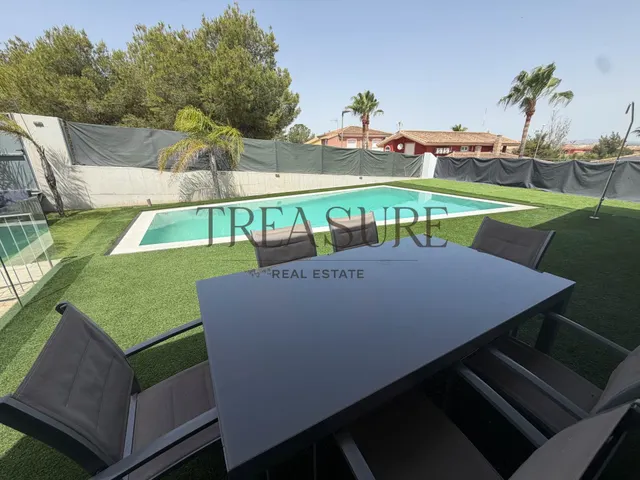 Chalet de autor con piscina privada en los romeros | arquitectura, luz y exclusividad — 31