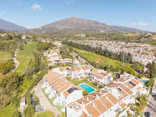 TOWNHOUSE EN NUEVA ANDALUCIA, ALOHA GOLF MARBELLA — 25