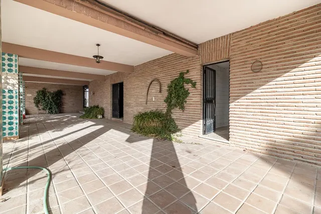 Casa con terreno y nave en Santa Fe — 44