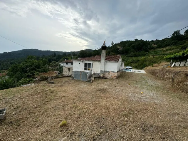 CASA EN VENTA EN A RIBEIRA SACRA (PEROXA) CON PISCINA Y VIST