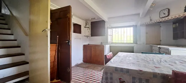 Amplia finca con varias edificaciones — 10