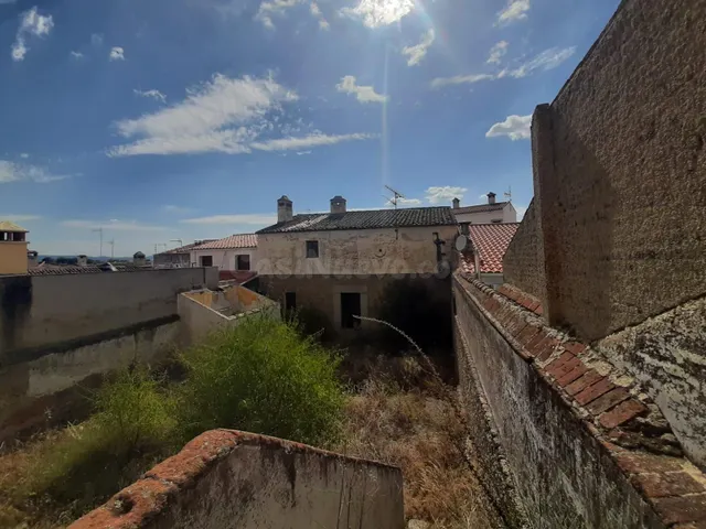 Gran casa con patio amplio en Malpartida de Cáceres - foto 5