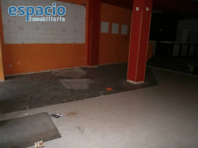 SE ALQUILA LOCAL ZONA CENTRO — 2