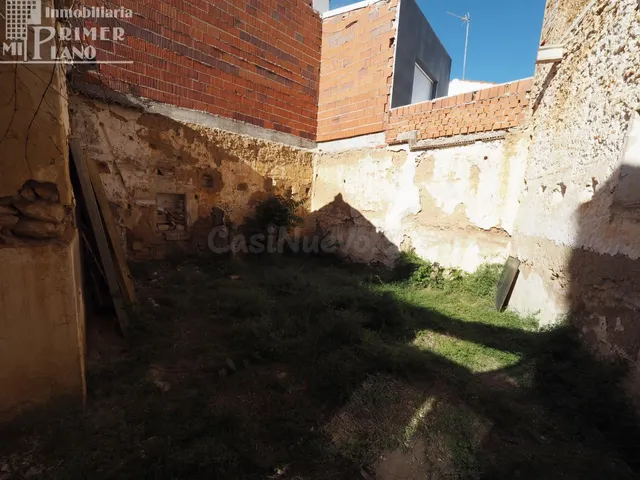 ¡Casa Solar en Tomelloso – Ideal para nueva construcción o r