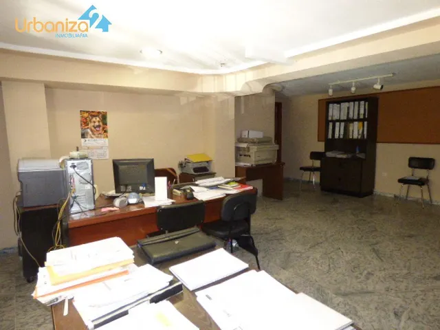 oficina en valdepaillas  totalmente independiente  y luminosa — 2