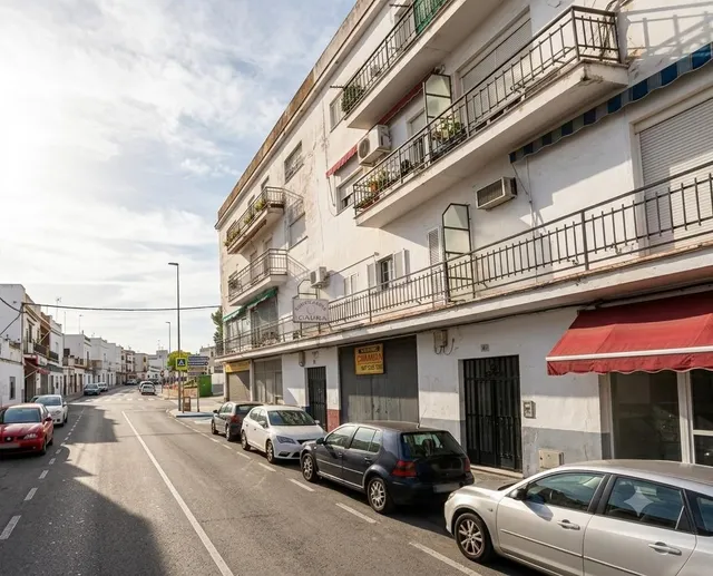 Inmueble Ocupado-Sin Posesión. Piso en venta en Coria del Rí - foto 4