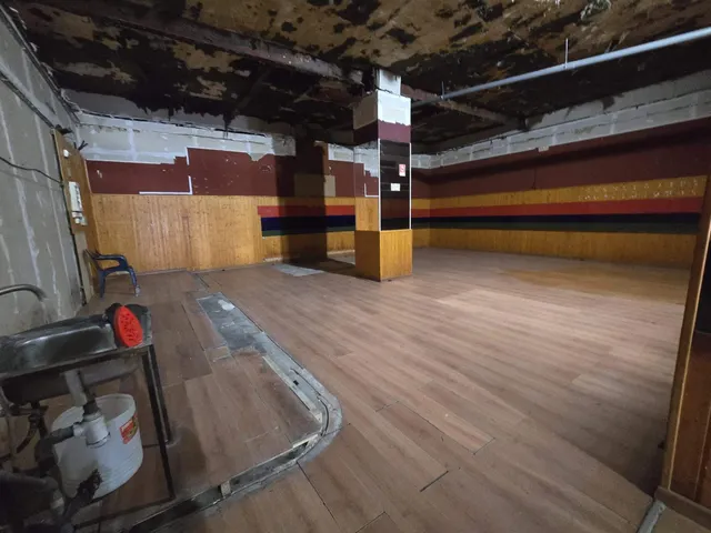PON TU NEGOCIO DE COMIDA PARA LLEVAR Y OTRO PARA TIENDA EN  SANTA POLA — 8