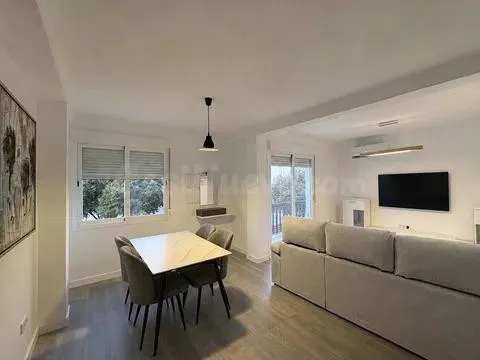 Piso reformado, muy luminoso, con terraza, azotea y trastero — 3